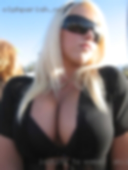 Looking woman in Abilene, Texas to try a 3 some or a group.